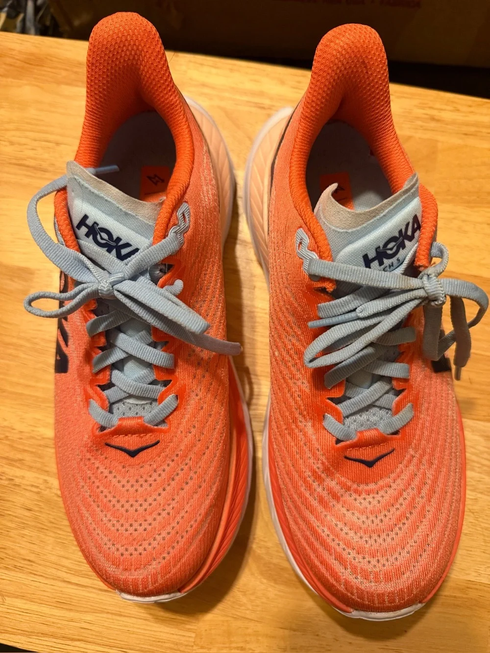 Hoka Mach 5 pre-owned - see pics soles have use but inside is very clean w 5.5